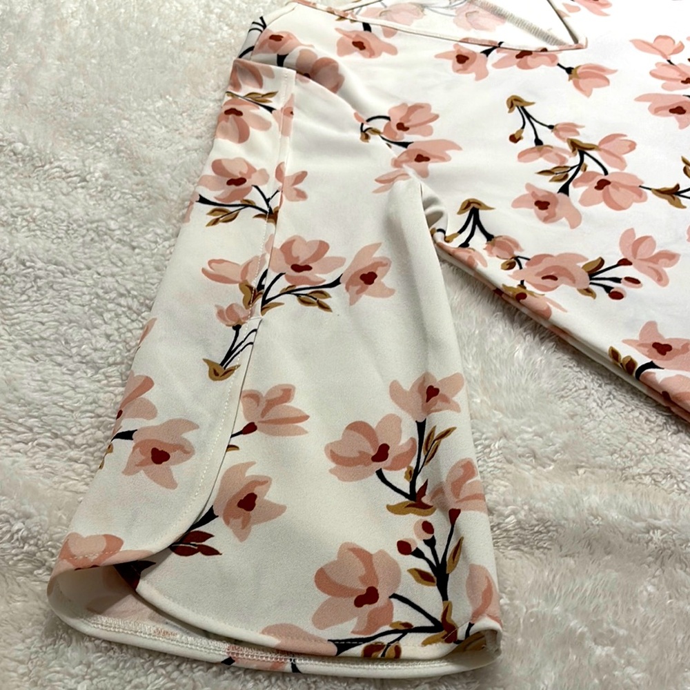 Ann Taylor Factory Pink Floral Blouse - Picture 4 of 8